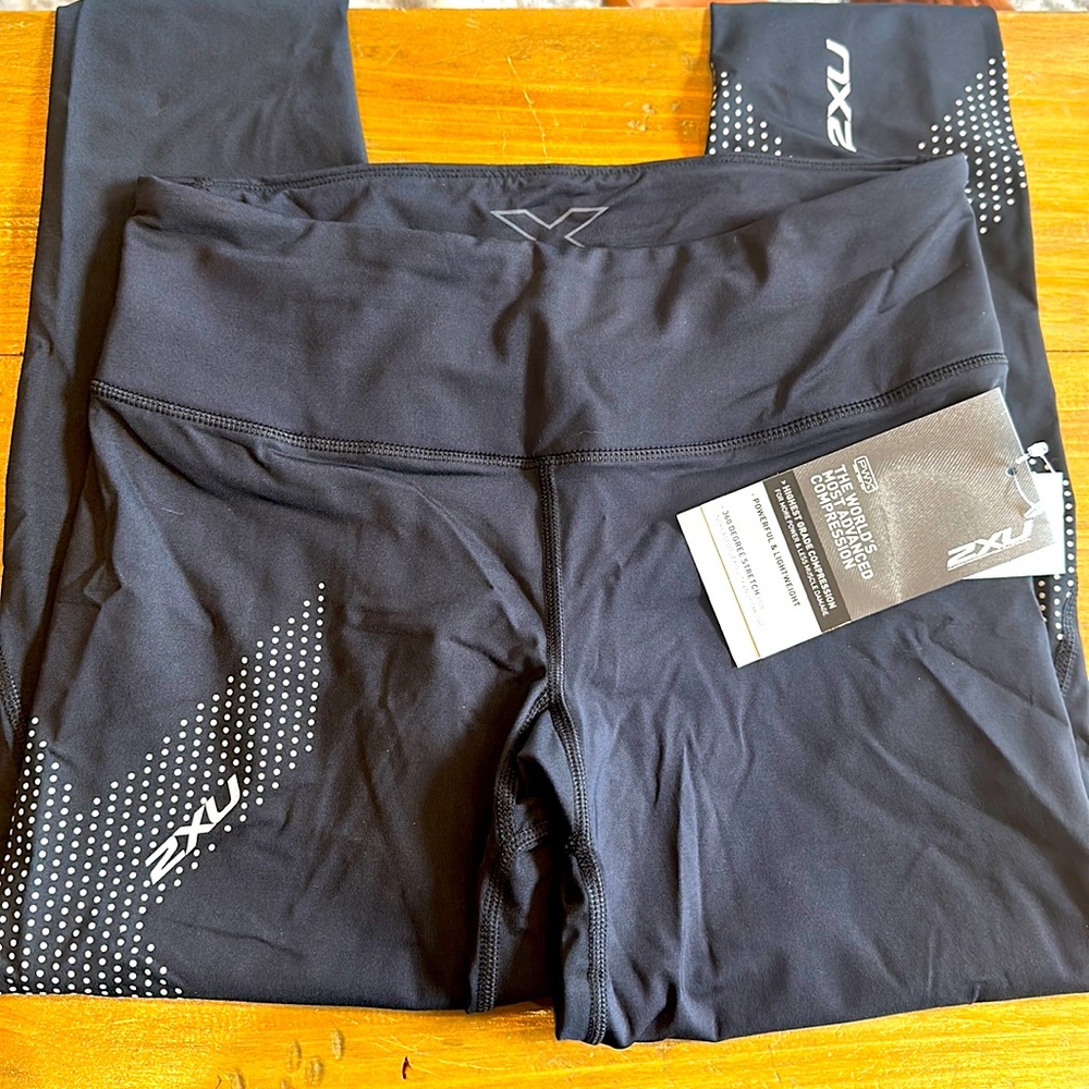 COPY - 2XU Womens capri compression leggings